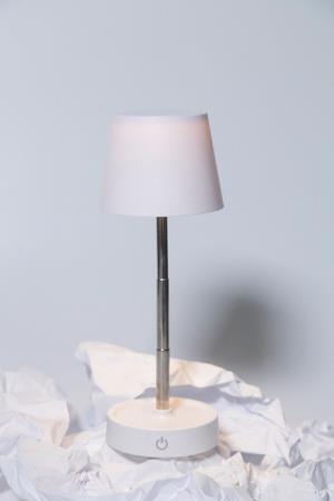 Barová stolná lampa RABS Cosmopolitan, Biela